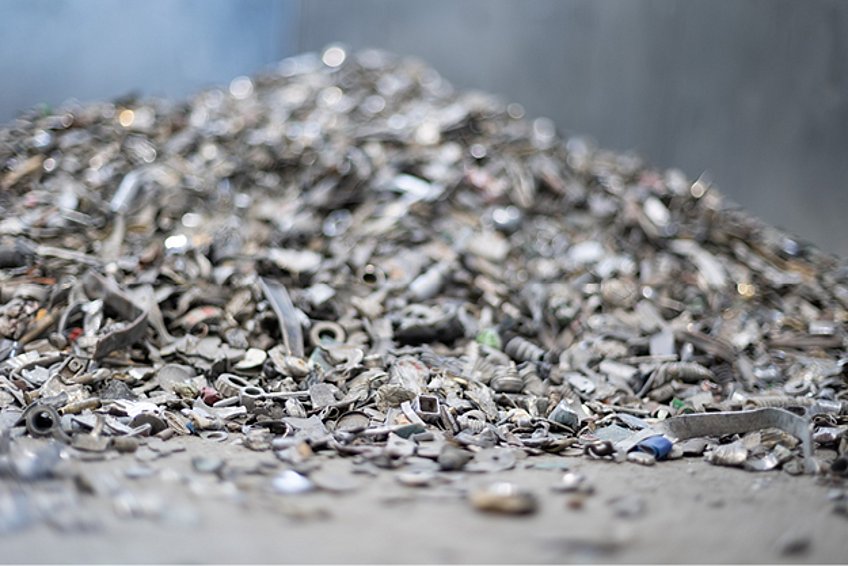 Kleine Metallteile können mit der Maschine ebenfalls sortiert werden.