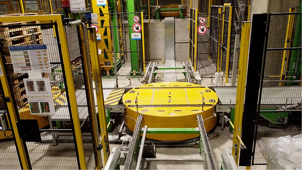 Förderanlage für Papierrollen bei Paloma