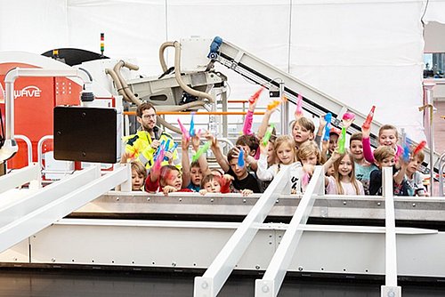 REDWAVE INITIATIVE RECYCLING FÜR KINDER