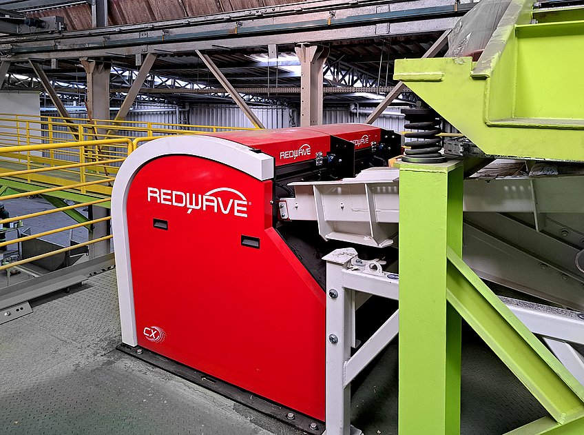 Redwave Maschine Seitenansicht von schräg vorne